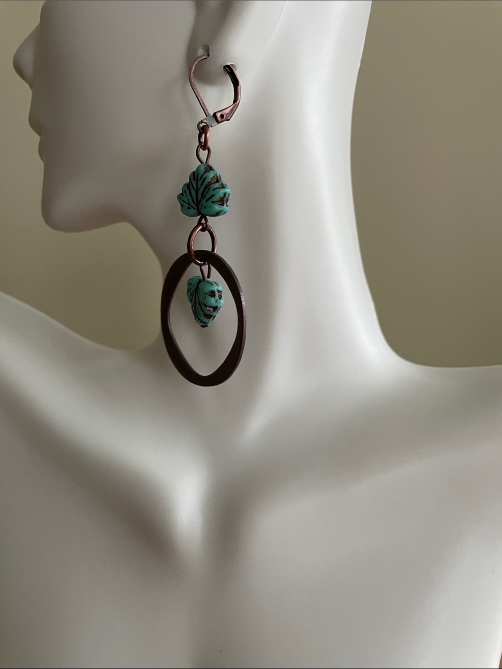 HAND CRAFTED CZECH GLASS LEAF EARRINGS Antiqued Copper Hammered Hoop Dangle Boho - Picture 5 of 9